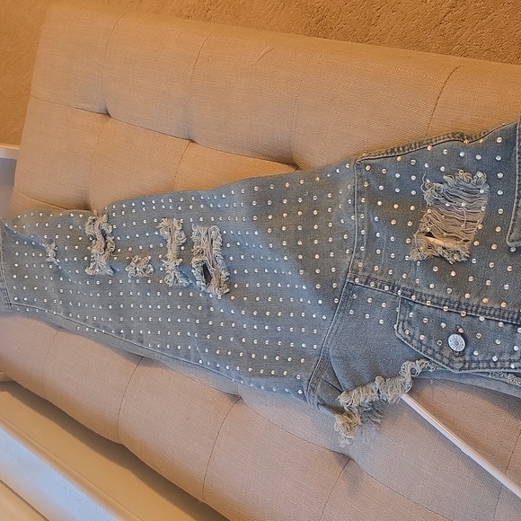 Studded Cropped Denim Jacket - Picture 6 of 6